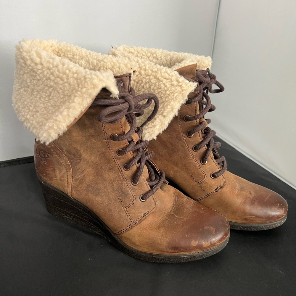 UGG ZEA Brown Leather Wedge Shearling Cuff Ankle Boots 1008018 Women's Size 10